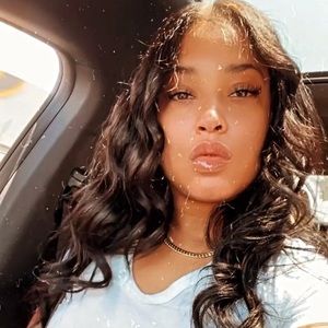 Meet your Posher, Kassandra